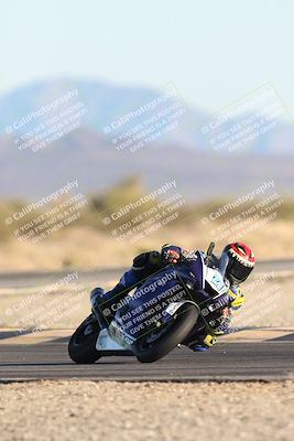 media/Dec-07-2025-CVMA (Sun) [[3e7d2de5dc]]/Race 16-Formula Middleweight/